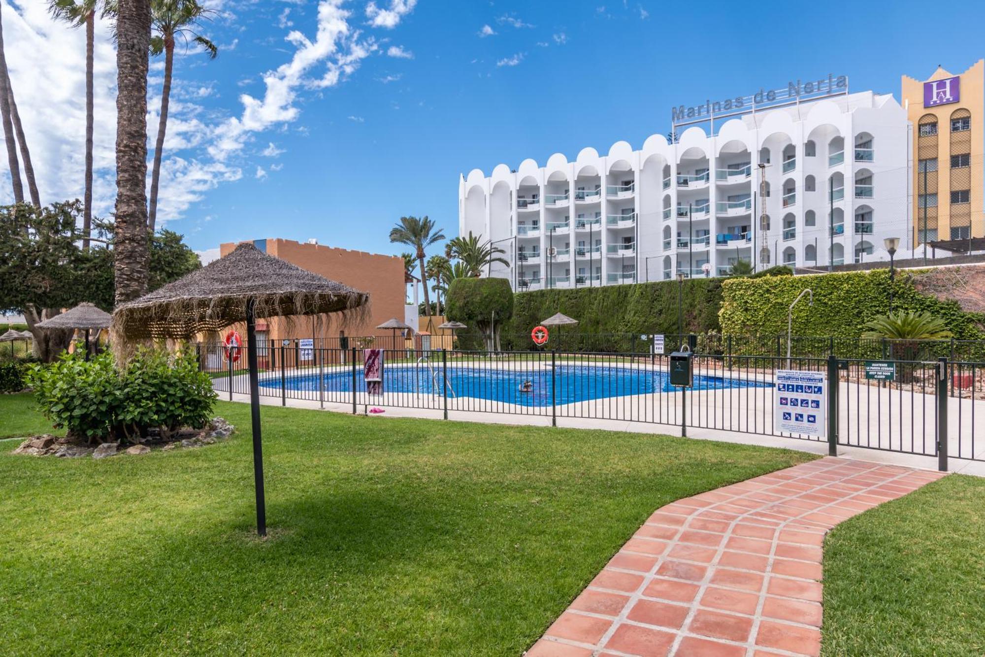 Renovated Apartment On Beachside With Pool 네르하 외부 사진