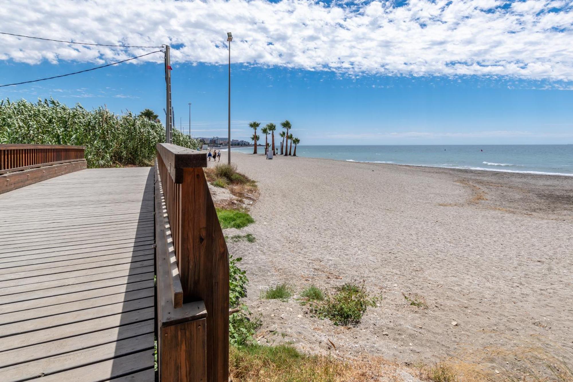 Renovated Apartment On Beachside With Pool 네르하 외부 사진
