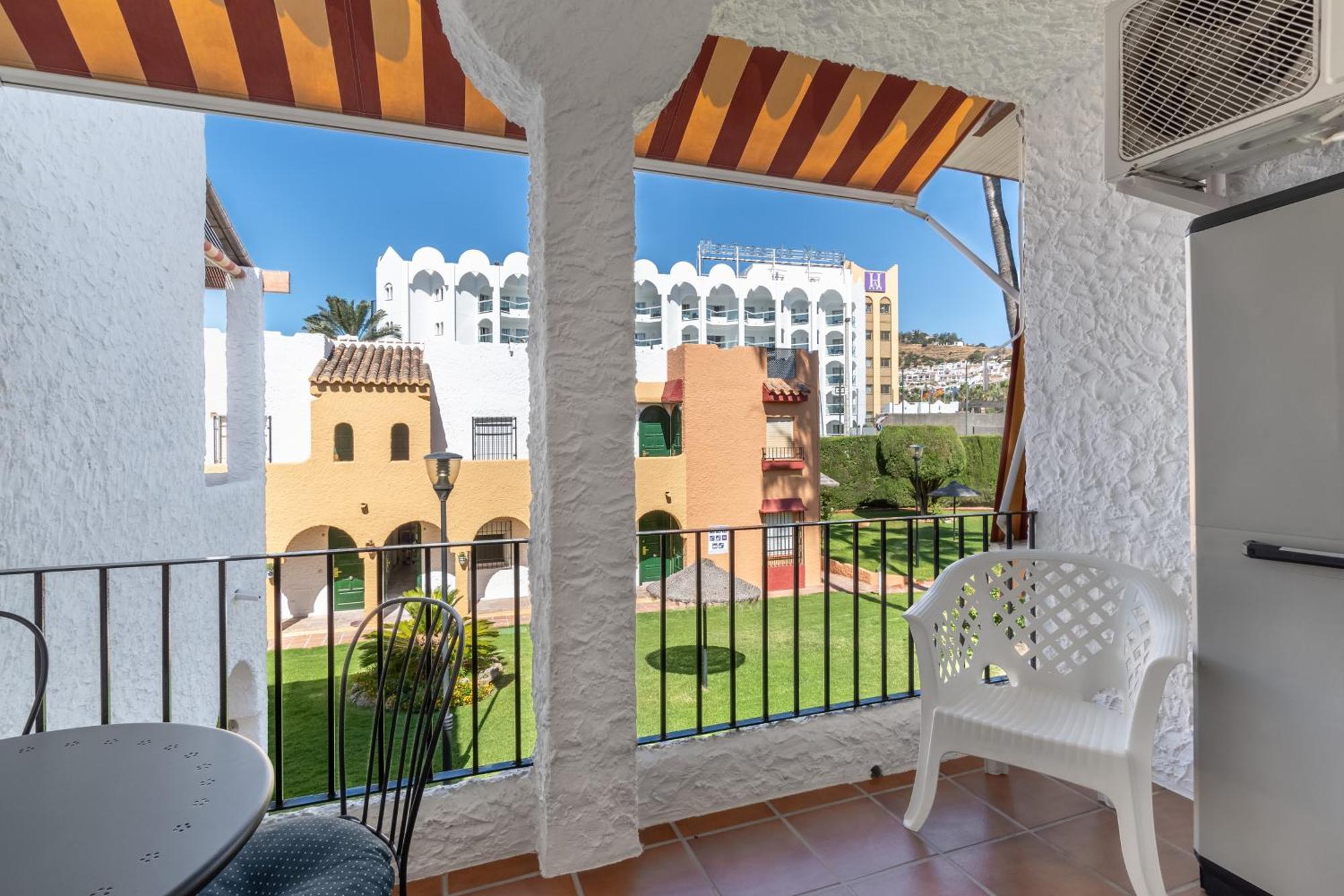 Renovated Apartment On Beachside With Pool 네르하 외부 사진